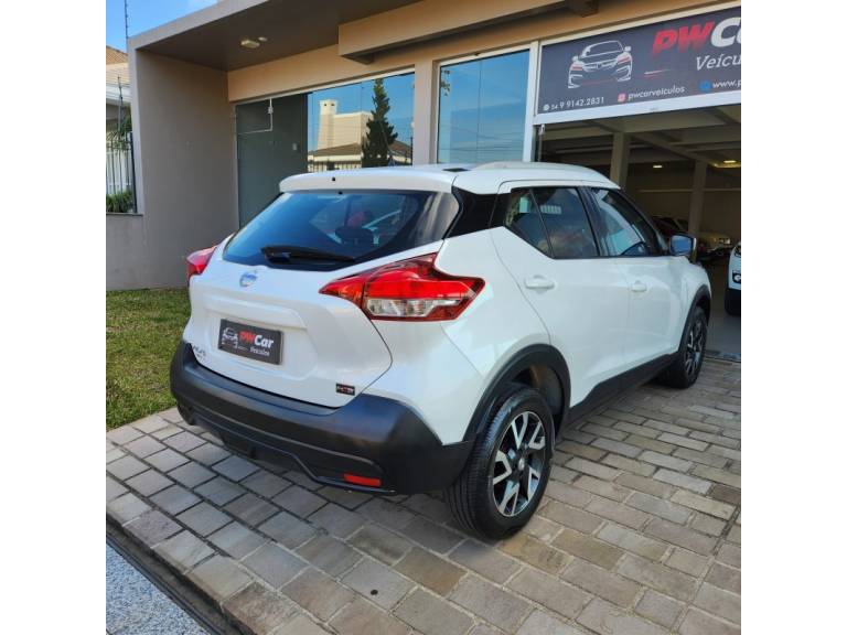 NISSAN - KICKS - 2018/2019 - Branca - R$ 82.900,00