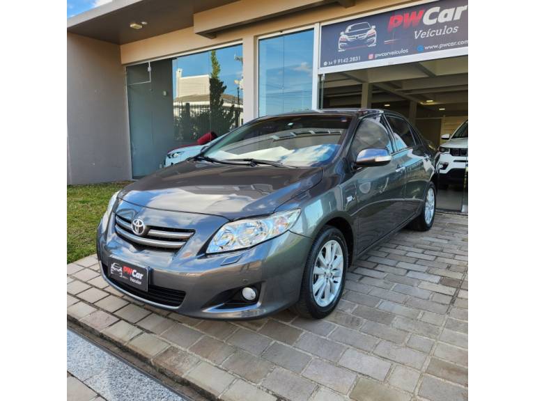 TOYOTA - COROLLA - 2008/2009 - Cinza - R$ 57.900,00