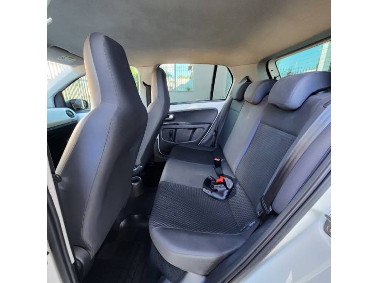 VOLKSWAGEN - UP - 2015/2016 - Branca - R$ 49.900,00
