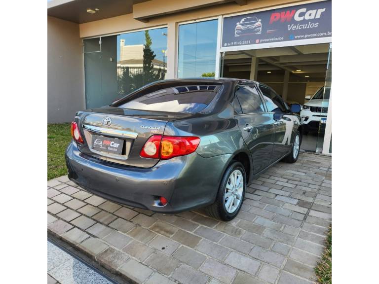 TOYOTA - COROLLA - 2008/2009 - Cinza - R$ 57.900,00