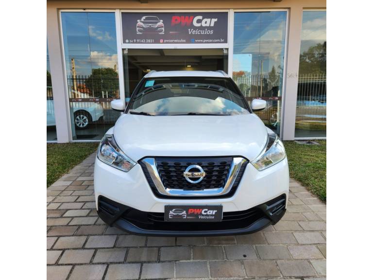 NISSAN - KICKS - 2018/2019 - Branca - R$ 82.900,00