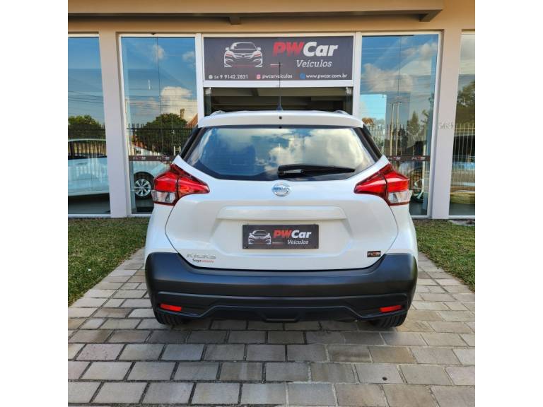 NISSAN - KICKS - 2018/2019 - Branca - R$ 82.900,00
