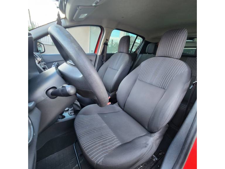RENAULT - SANDERO - 2017/2017 - Vermelha - R$ 40.900,00