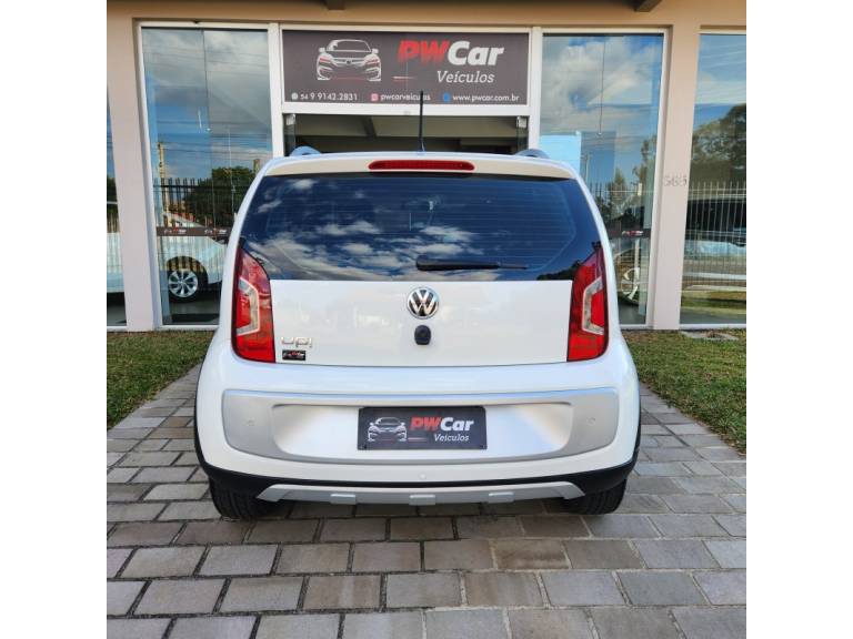 VOLKSWAGEN - UP - 2015/2016 - Branca - R$ 49.900,00