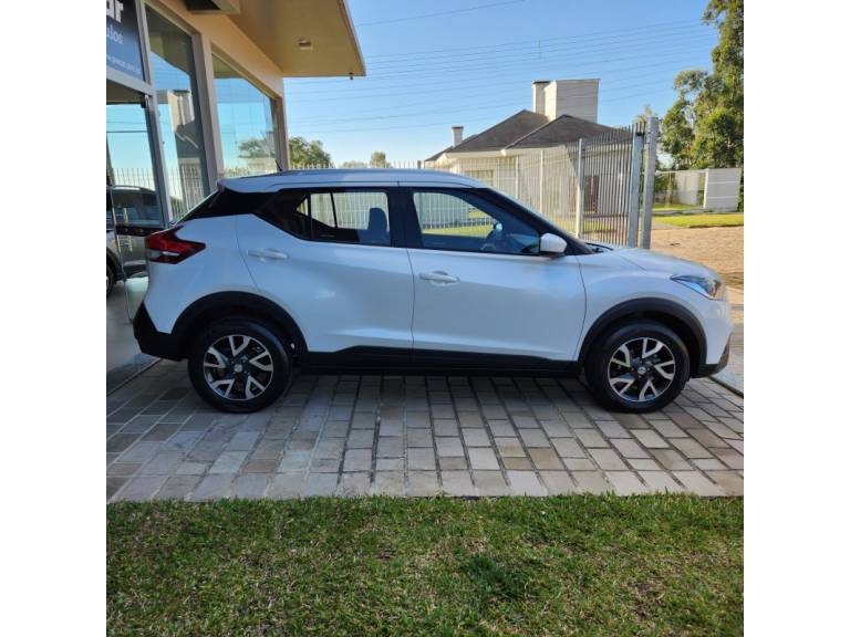 NISSAN - KICKS - 2018/2019 - Branca - R$ 82.900,00
