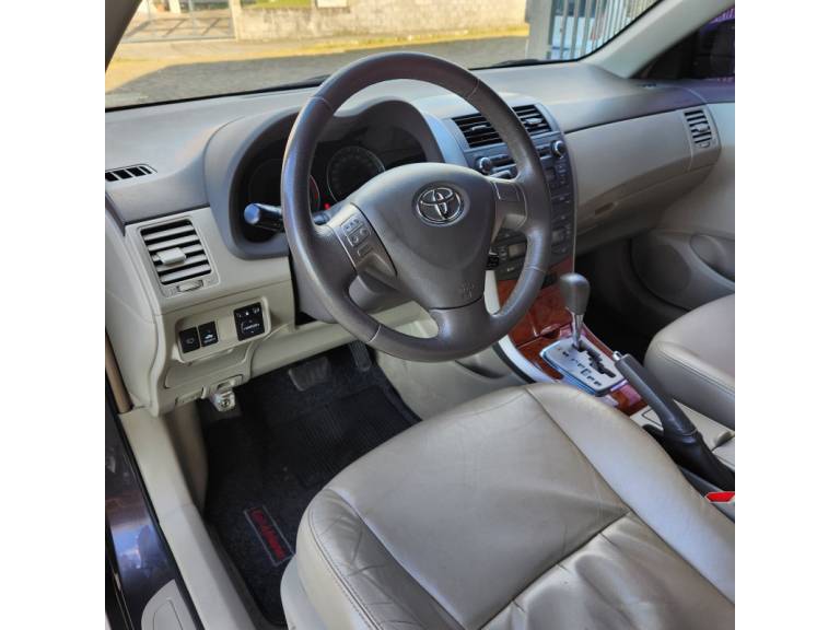 TOYOTA - COROLLA - 2008/2009 - Cinza - R$ 57.900,00