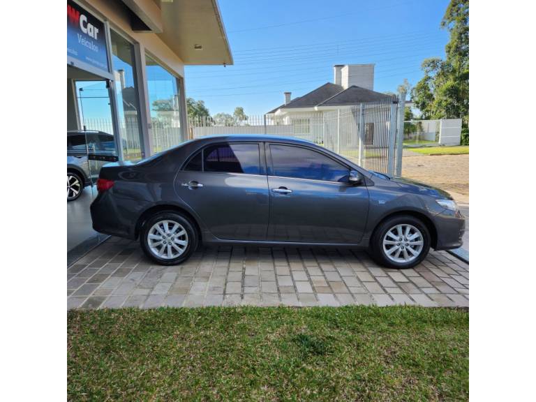 TOYOTA - COROLLA - 2008/2009 - Cinza - R$ 57.900,00