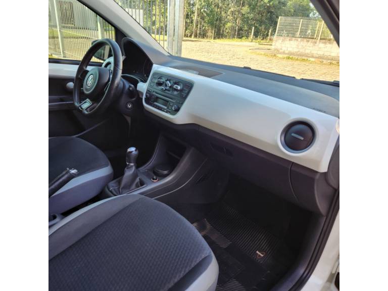 VOLKSWAGEN - UP - 2015/2016 - Branca - R$ 49.900,00