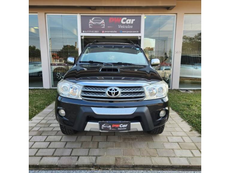 TOYOTA - HILUX SW4 - 2010/2010 - Preta - R$ 113.900,00