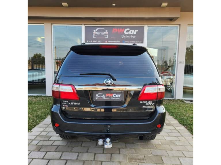 TOYOTA - HILUX SW4 - 2010/2010 - Preta - R$ 113.900,00