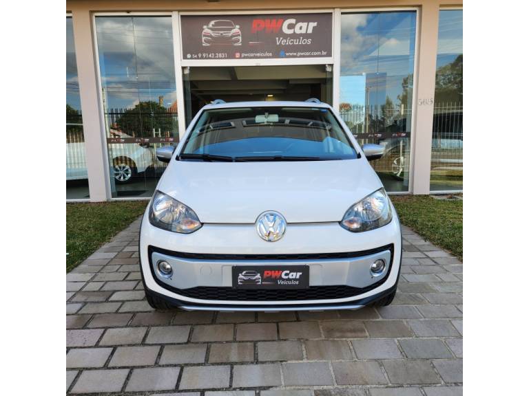 VOLKSWAGEN - UP - 2015/2016 - Branca - R$ 49.900,00