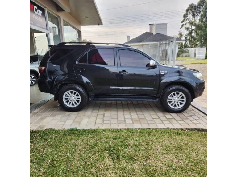 TOYOTA - HILUX SW4 - 2010/2010 - Preta - R$ 113.900,00